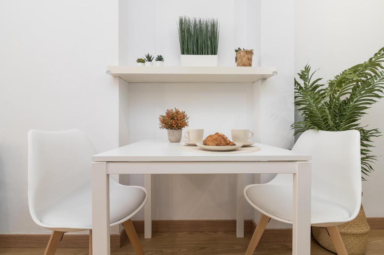 Precioso Apartamento Con Habitacion Separada En Centro Historico De มาลากา ภายนอก รูปภาพ
